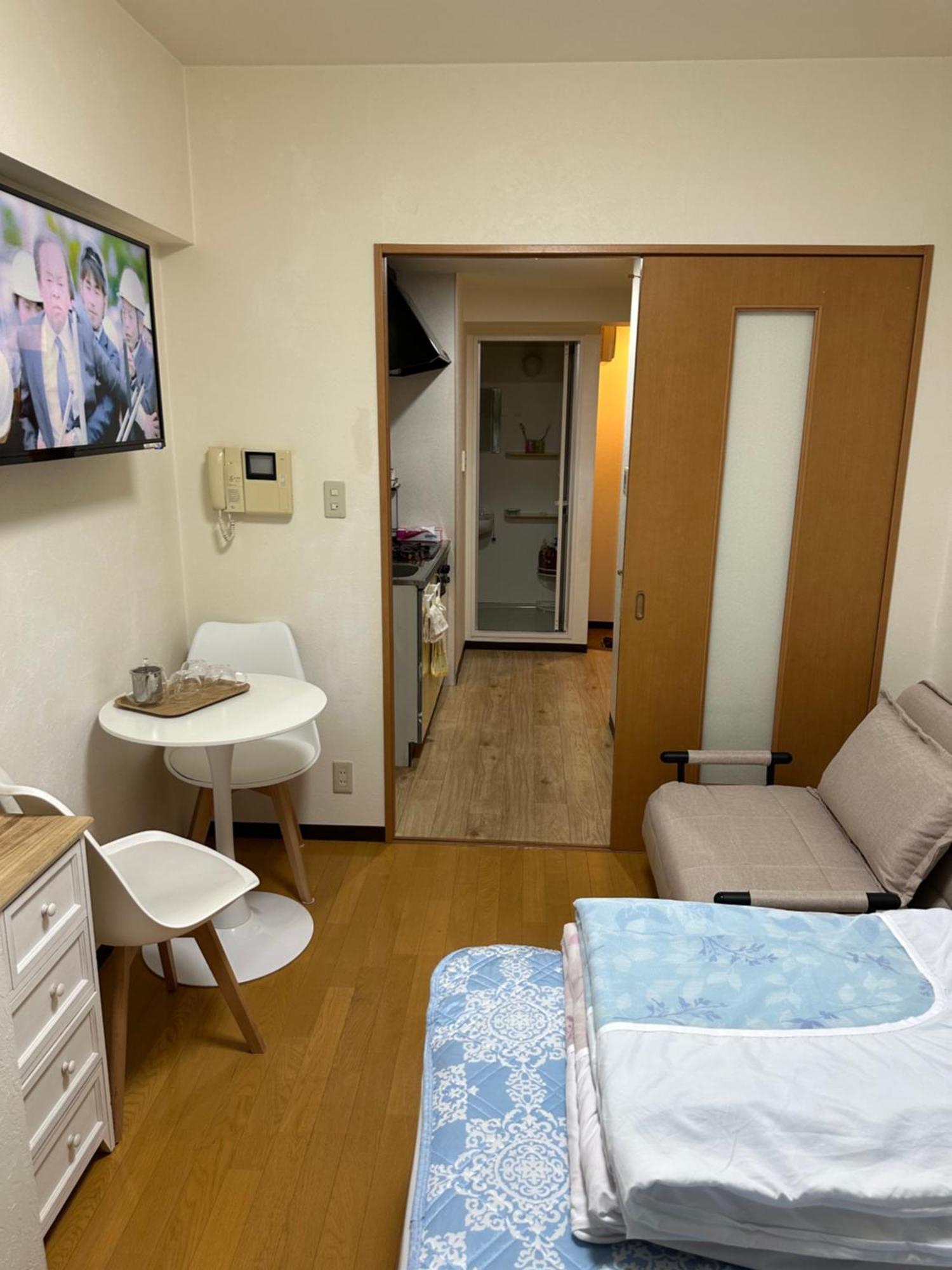 新宿安靜の家-A Quiet Home In Shinjuku - A 26 Square Meter Double Bed Room That Feels Like Home Токио Экстерьер фото
