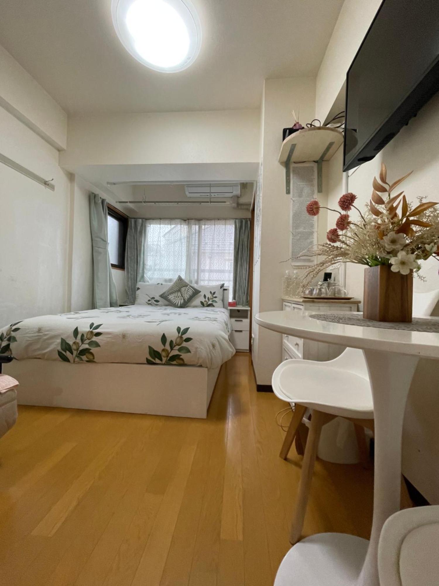 新宿安靜の家-A Quiet Home In Shinjuku - A 26 Square Meter Double Bed Room That Feels Like Home Токио Экстерьер фото